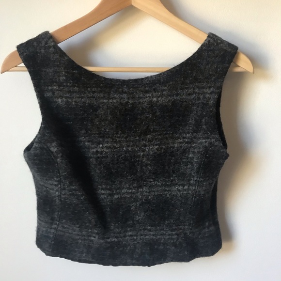 Quality wool half crop top - Picture 1 of 8